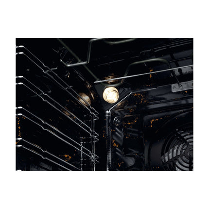 Electrolux EOF3H70X, detaļa tuvplānā