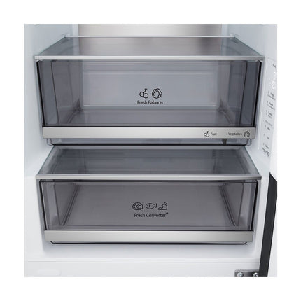 LG GBBS716CMB refrigerator with freezer below, open doors, two Fresh Balancer and Fresh Converter compartments