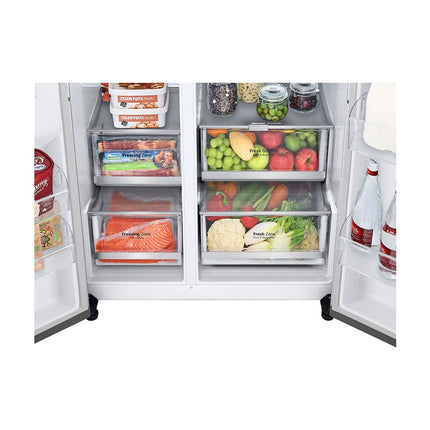 LG GSGV81PYLL divdurvju side-by-side ledusskapis, atvērtas durvis, saldētavas un ledusskapja atvilktnes ar produktiem