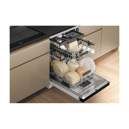 Whirlpool W7F HS31, in a room setting